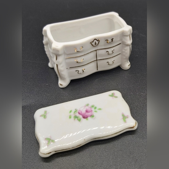 Vintage Porcelain doll furniture - Picture 2 of 6